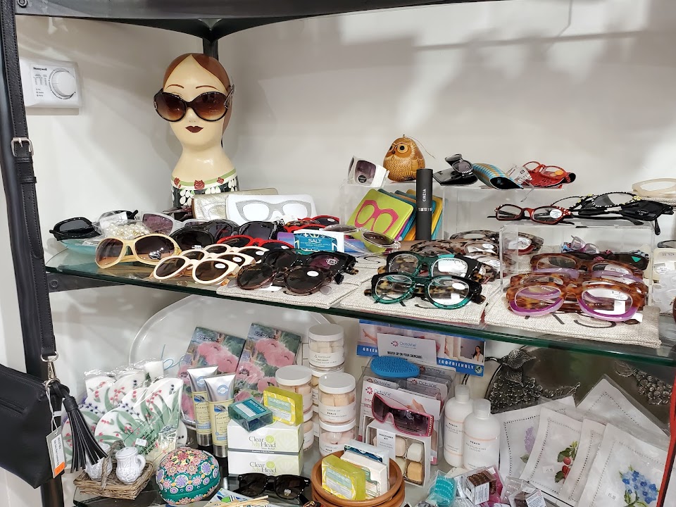 Deni's Closet